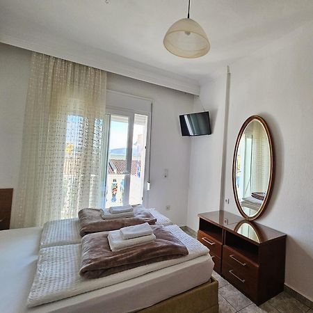 Leonidas Apartments Néa Péramos Kültér fotó