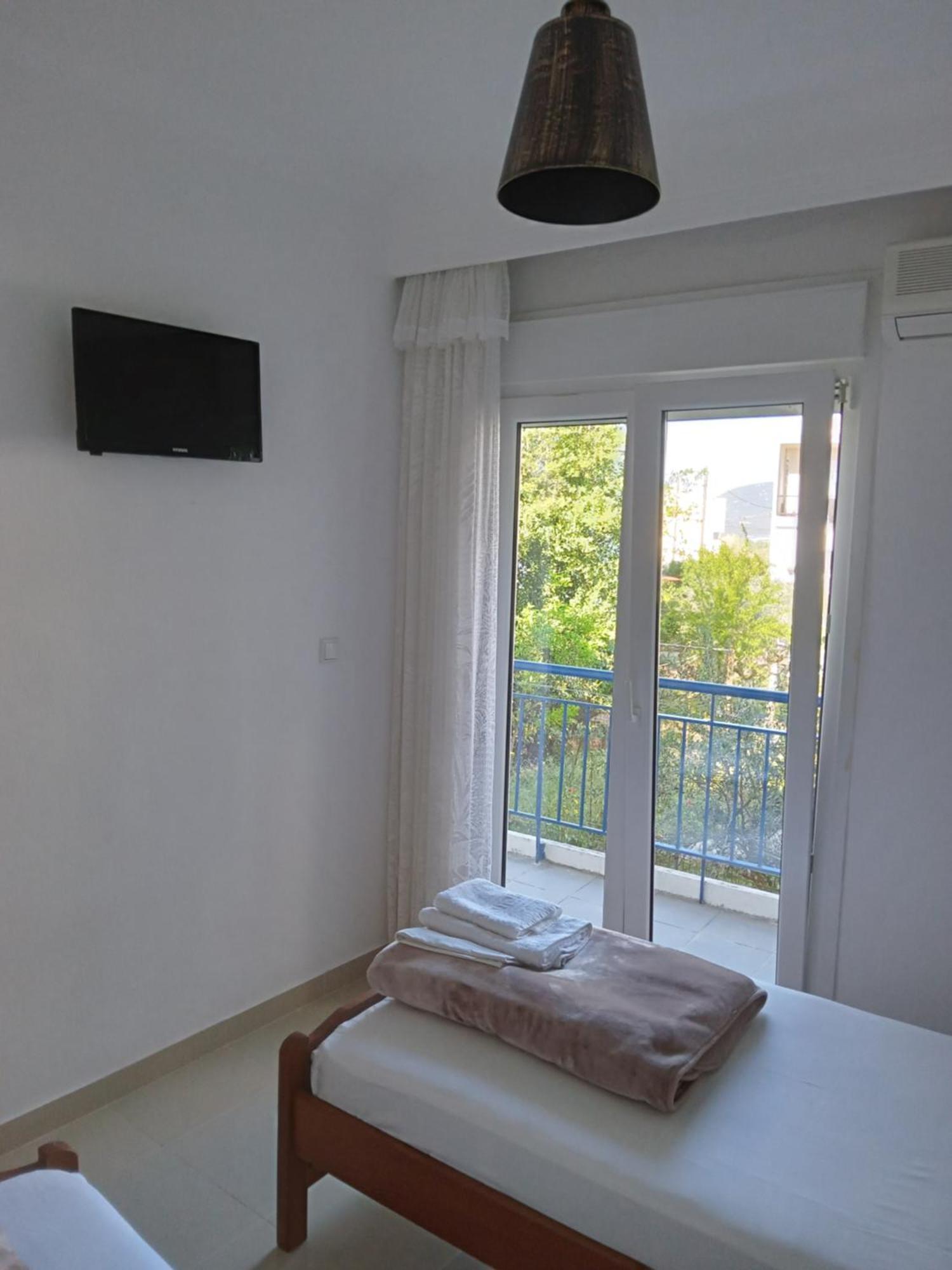 Leonidas Apartments Néa Péramos Kültér fotó