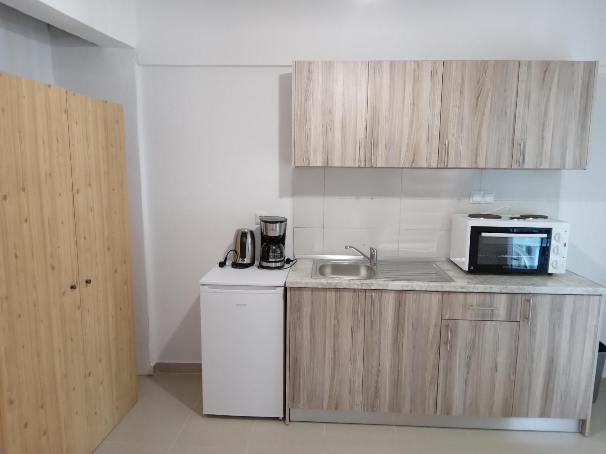 Leonidas Apartments Néa Péramos Kültér fotó
