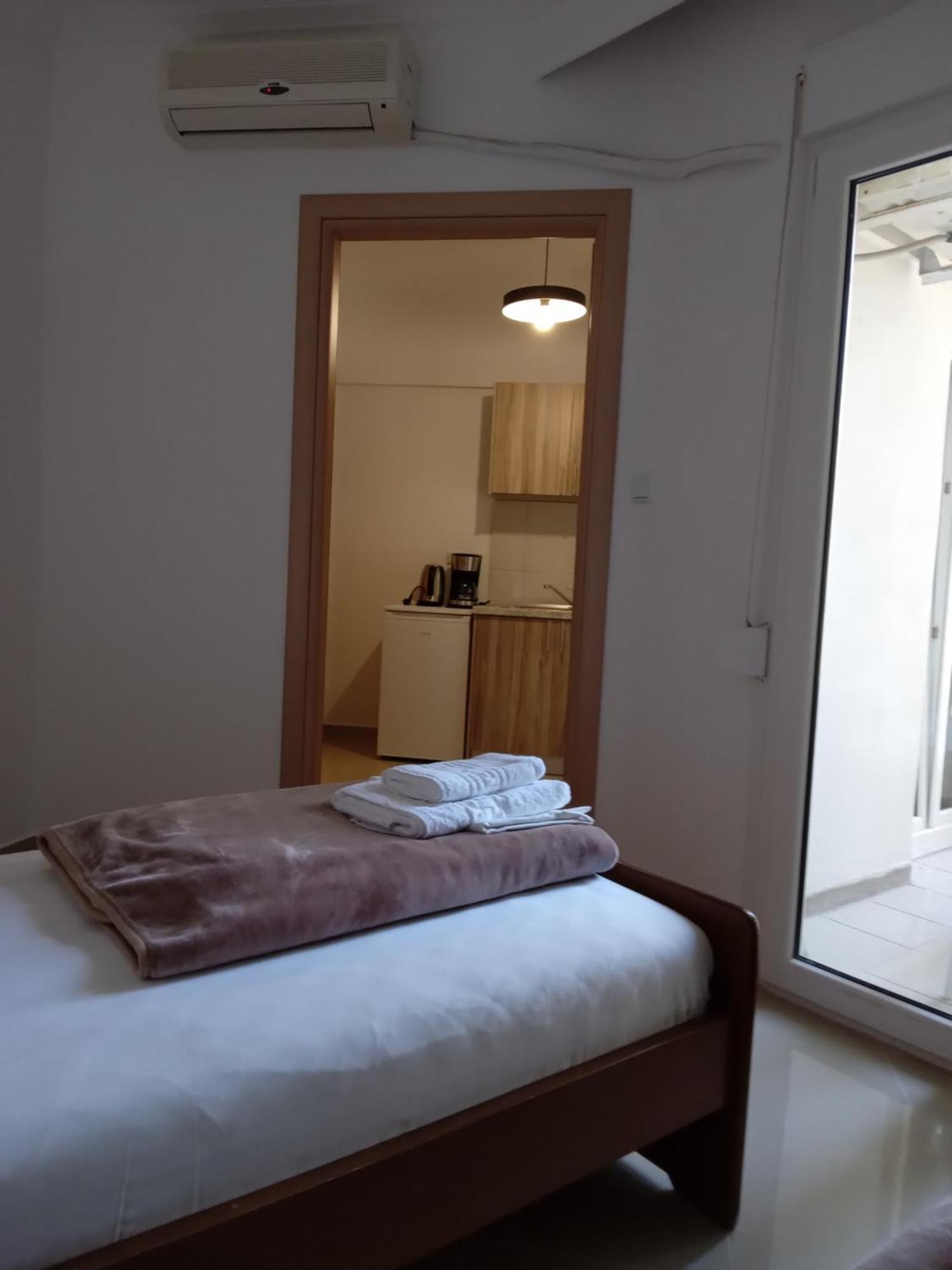 Leonidas Apartments Néa Péramos Kültér fotó