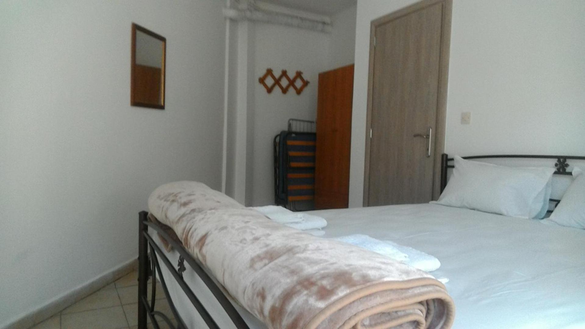 Leonidas Apartments Néa Péramos Kültér fotó