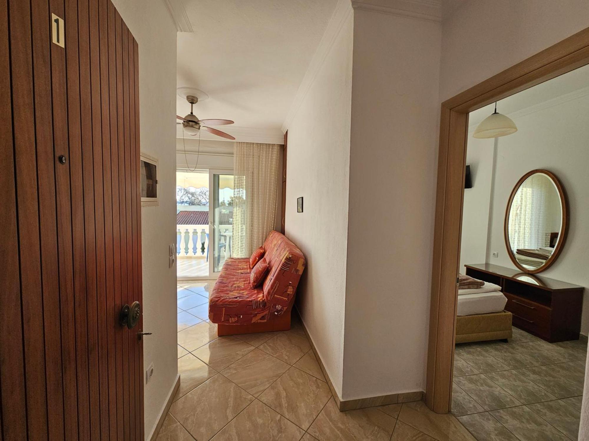 Leonidas Apartments Néa Péramos Kültér fotó
