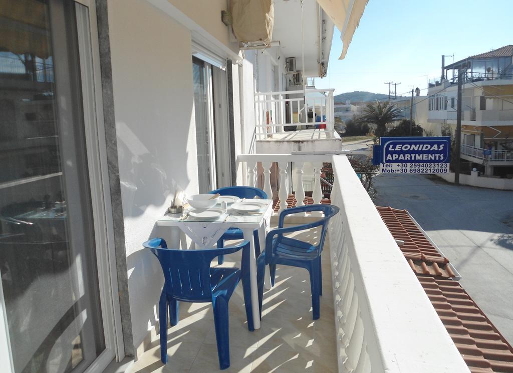 Leonidas Apartments Néa Péramos Kültér fotó